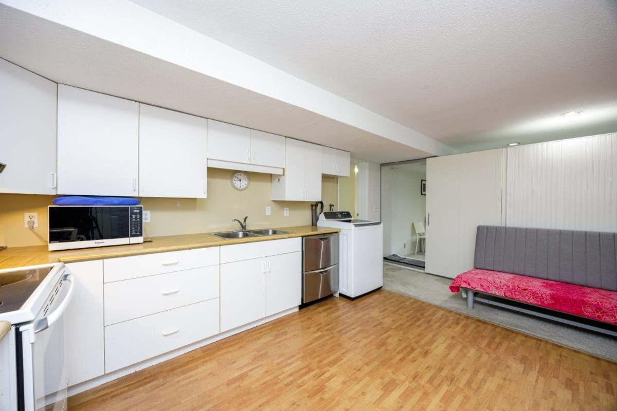 Entry Foyer Photo of 1427 Appin Road, North Vancouver, BC