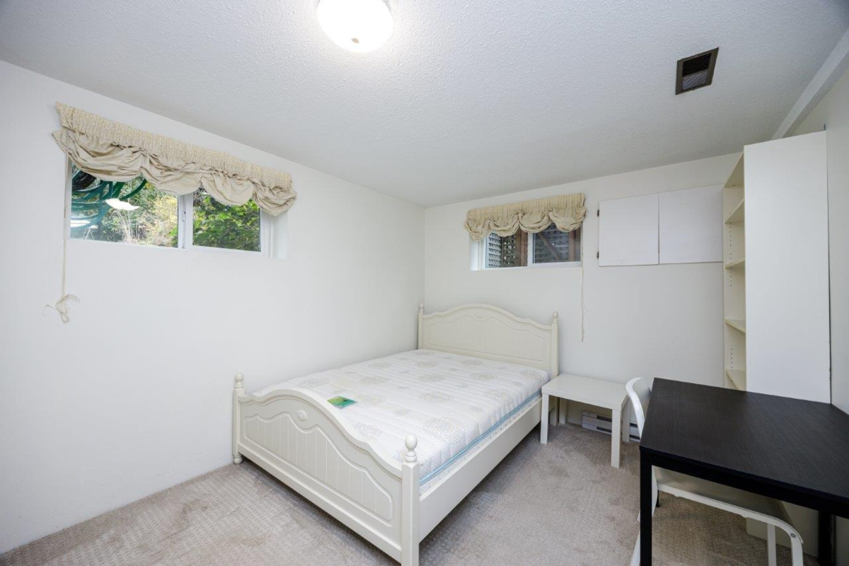 Hallway Photo of 1427 Appin Road, North Vancouver, BC