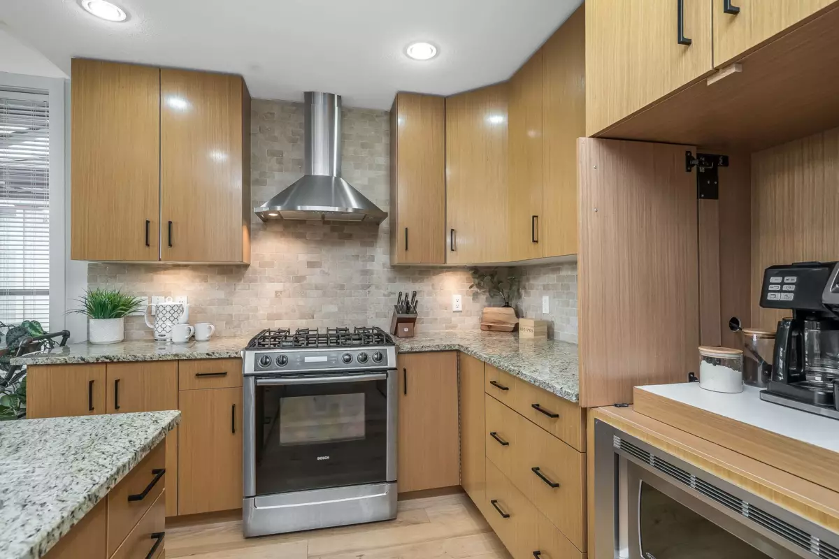 Dining Area Photo of 306 16483 64 Avenue, Surrey, BC