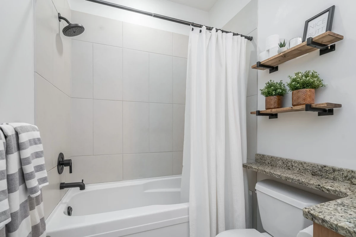 Entry Foyer Photo of 306 16483 64 Avenue, Surrey, BC