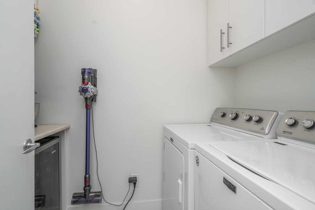 Hallway Photo of 306 16483 64 Avenue, Surrey, BC