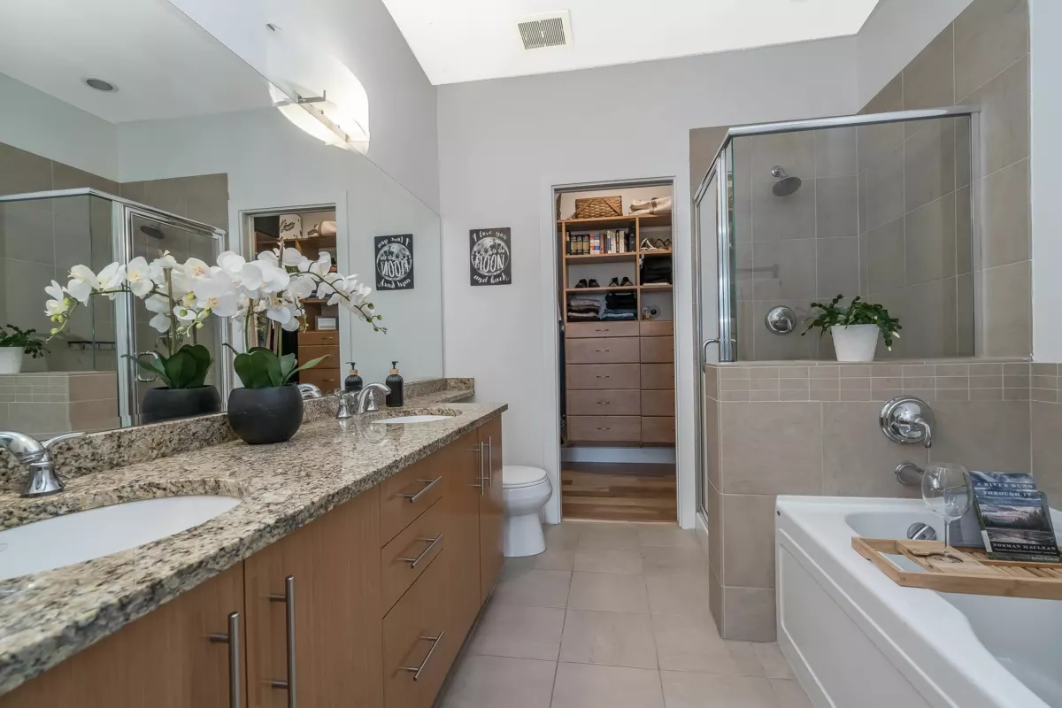 Office / Den Photo of 306 16483 64 Avenue, Surrey, BC