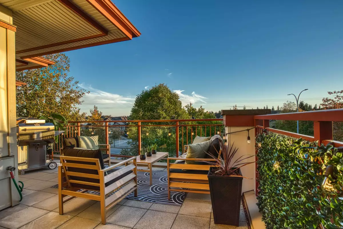 Swimming Pool Photo of 306 16483 64 Avenue, Surrey, BC