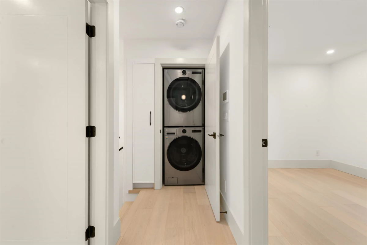 Garden / Landscaping Photo of 1 365 E 33rd Avenue, Vancouver, BC