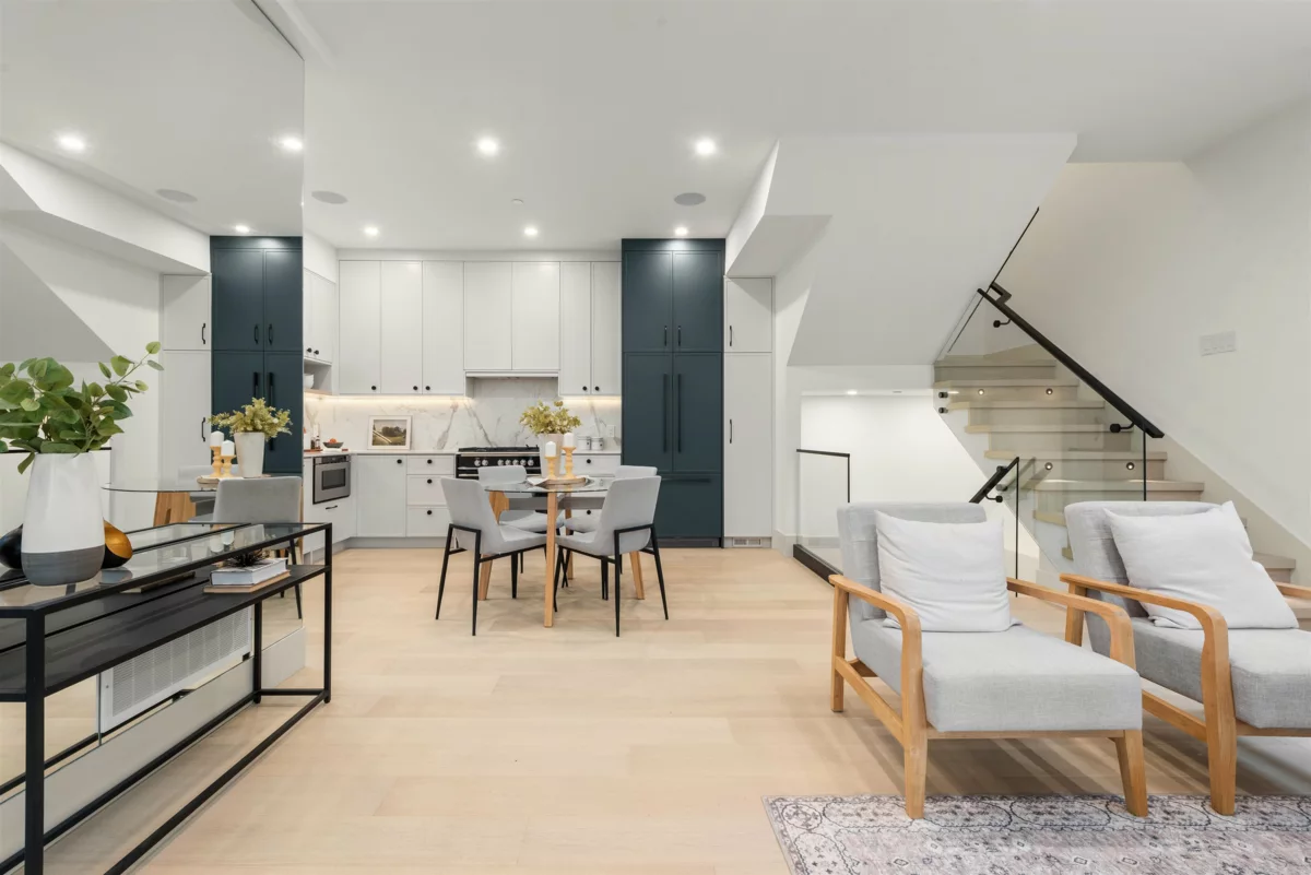 Kitchen Island Photo of 1 365 E 33rd Avenue, Vancouver, BC