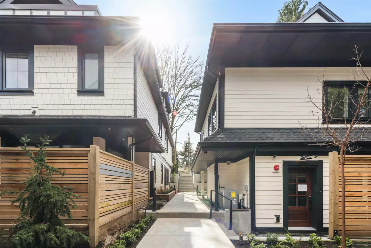 Neighborhood Park Photo Near 1 365 E 33rd Avenue, Vancouver, BC