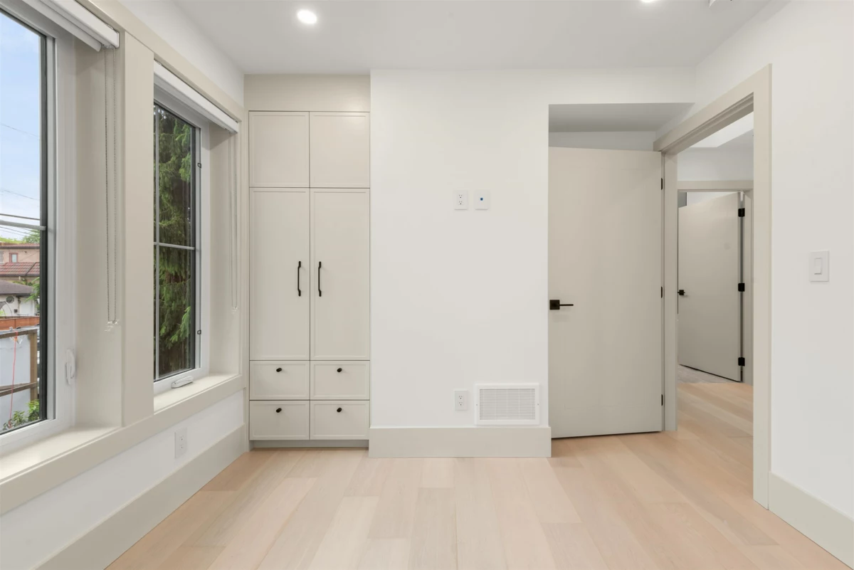 Powder Room Photo of 1 365 E 33rd Avenue, Vancouver, BC