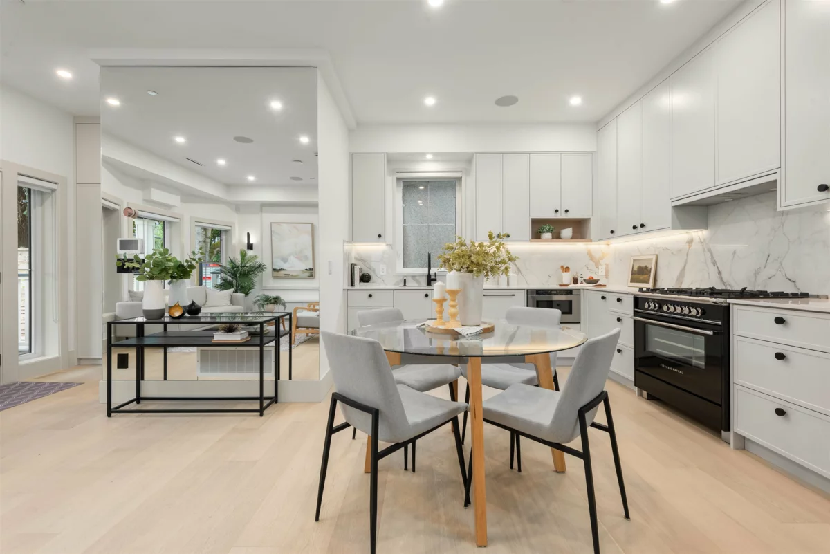 Walk-In Closet Photo of 1 365 E 33rd Avenue, Vancouver, BC