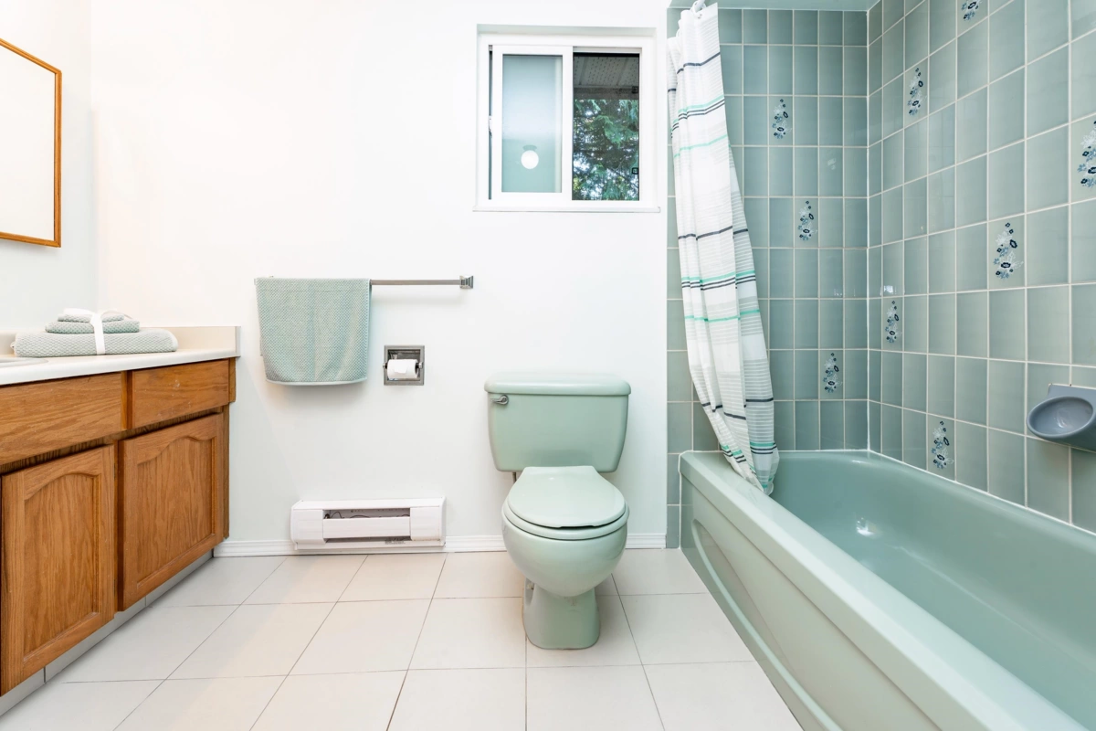 Entry Foyer Photo of 1833 133a Street, Surrey, BC