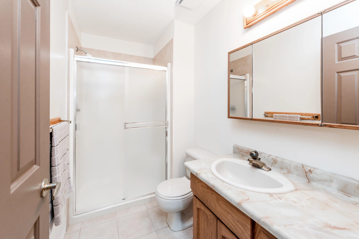 Hallway Photo of 1833 133a Street, Surrey, BC