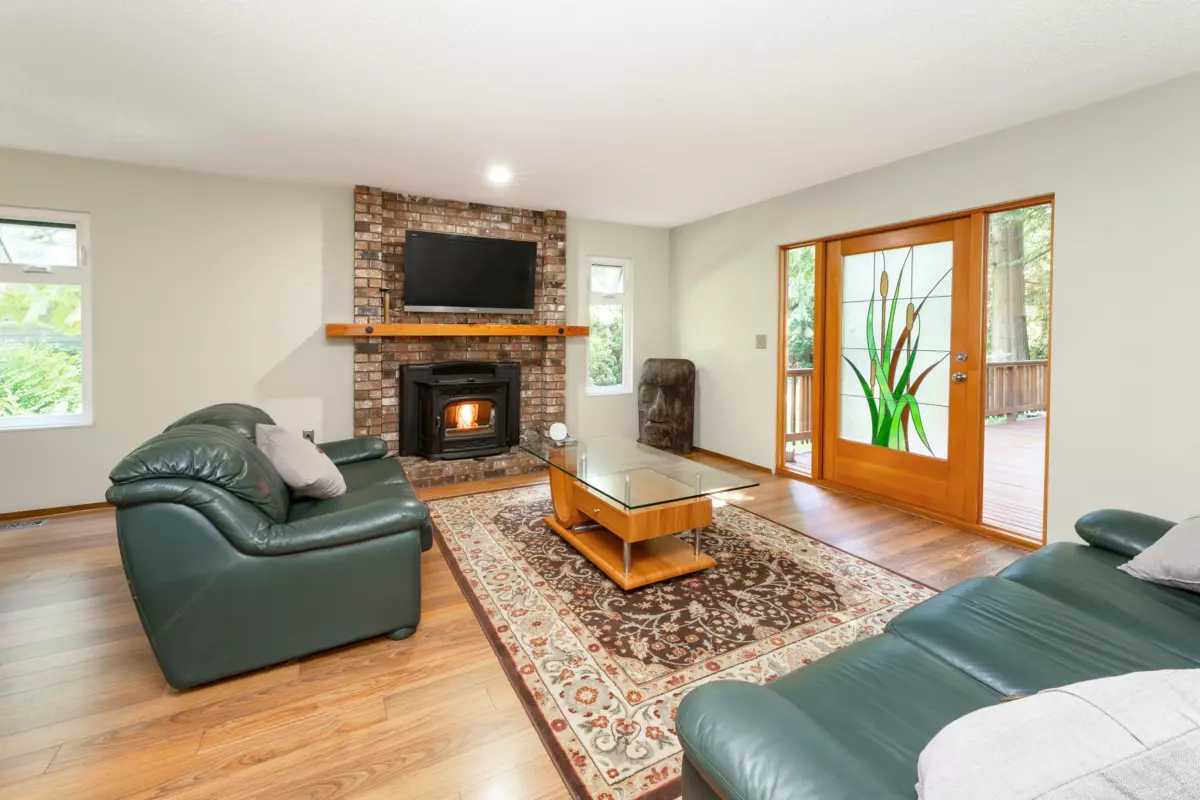 Pantry Photo of 1833 133a Street, Surrey, BC