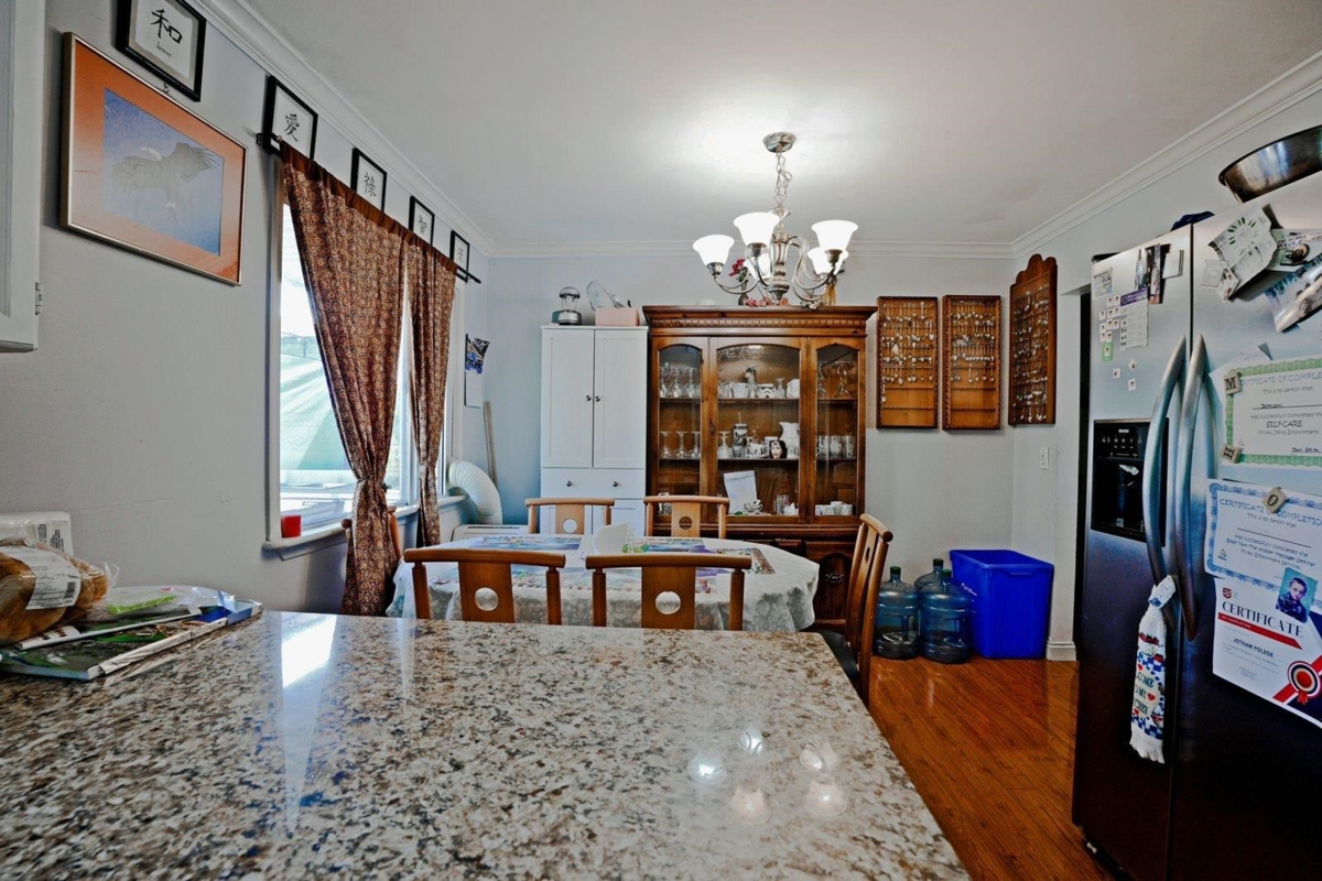 Living Room Photo of 11755 72 Avenue, Delta, BC