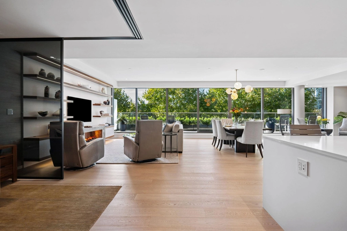 Guest Bathroom Photo of 209 1355 Bellevue Avenue, West Vancouver, BC