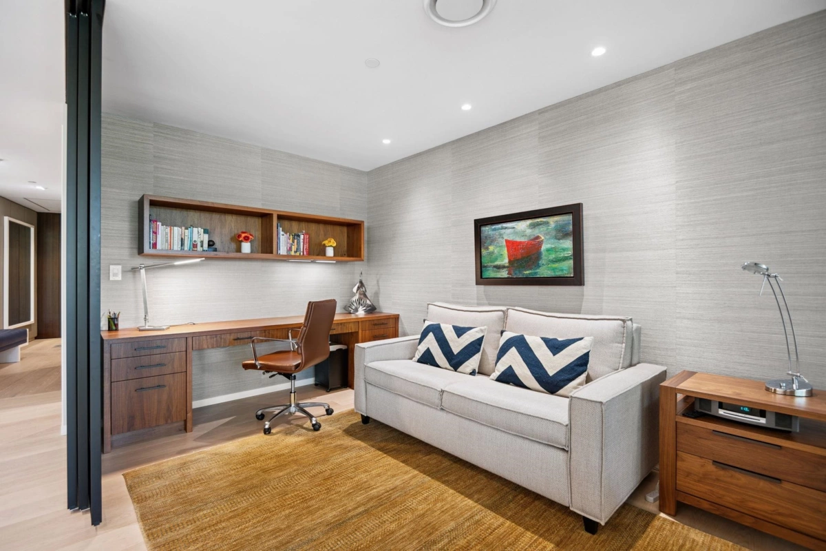 Outdoor Patio Photo of 209 1355 Bellevue Avenue, West Vancouver, BC