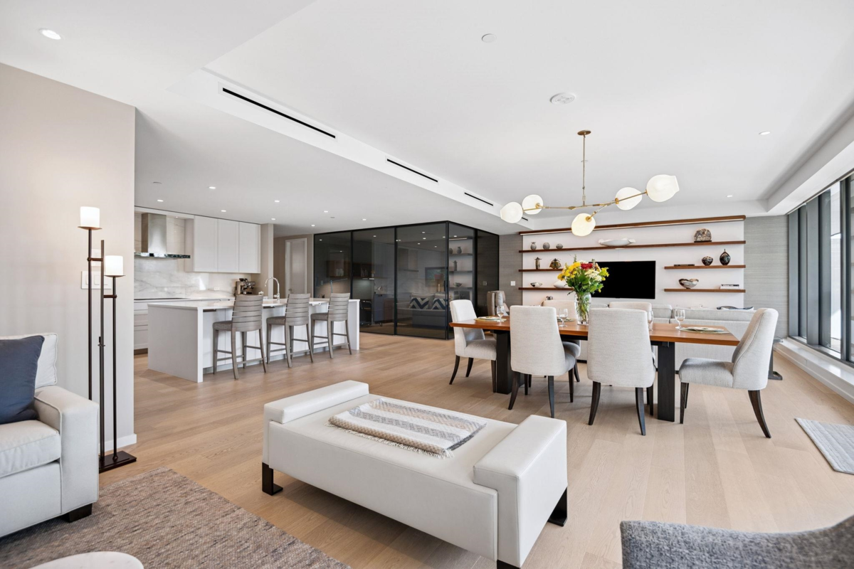 Primary Bathroom Photo of 209 1355 Bellevue Avenue, West Vancouver, BC