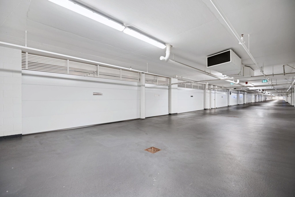 Swimming Pool Photo of 209 1355 Bellevue Avenue, West Vancouver, BC