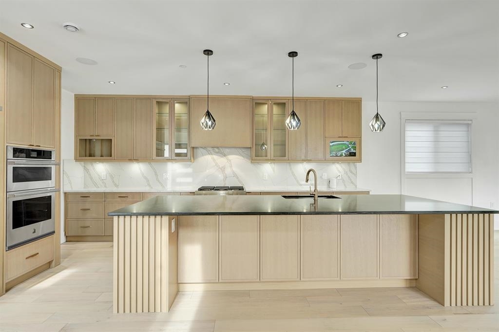 Family Room Photo of 13915 Blackburn Avenue, White Rock, BC