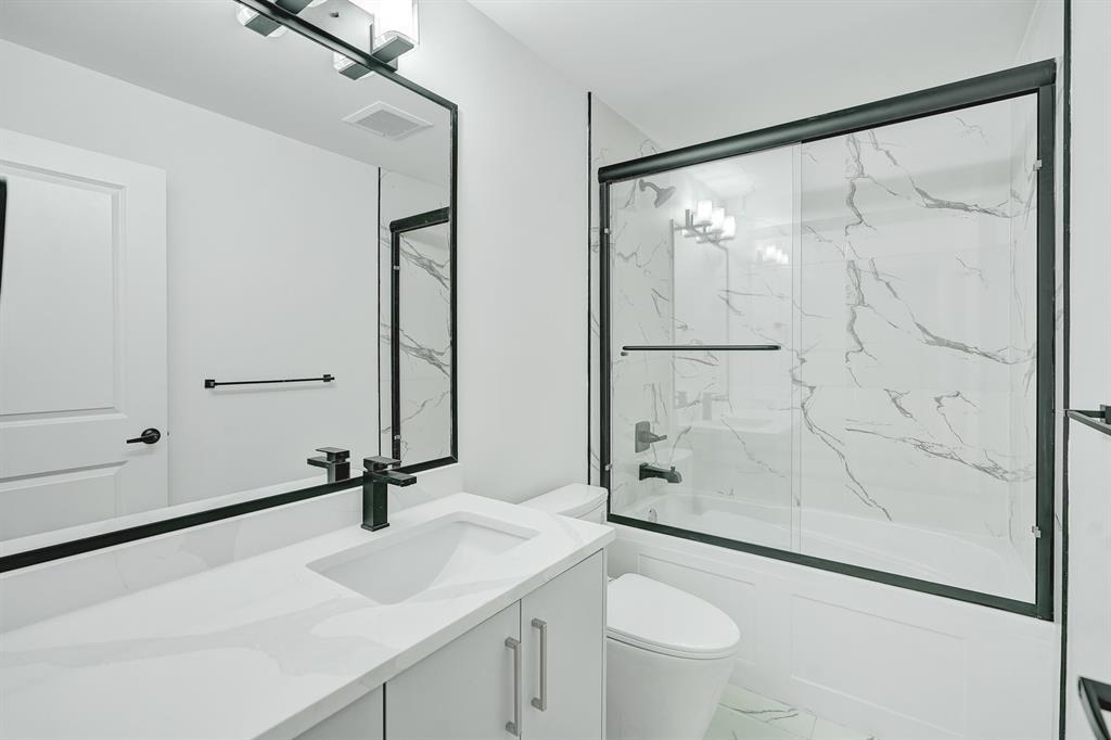 Garage Interior Photo of 13915 Blackburn Avenue, White Rock, BC