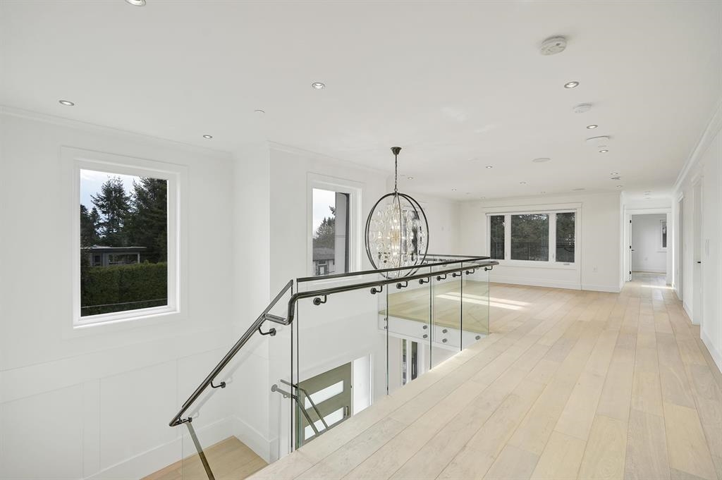 Guest Bathroom Photo of 13915 Blackburn Avenue, White Rock, BC