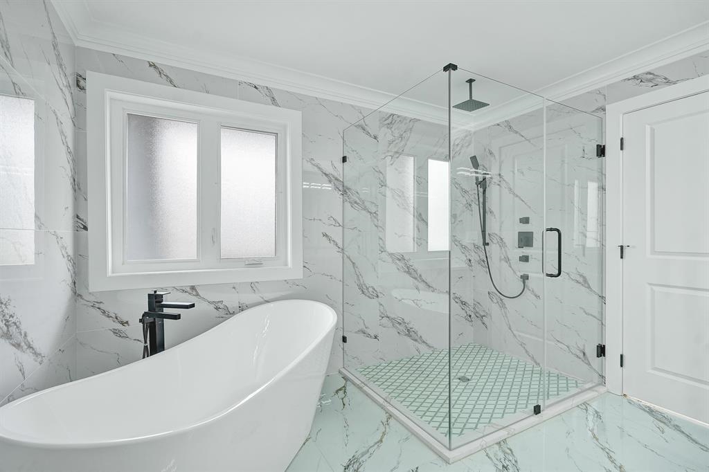 Office / Den Photo of 13915 Blackburn Avenue, White Rock, BC