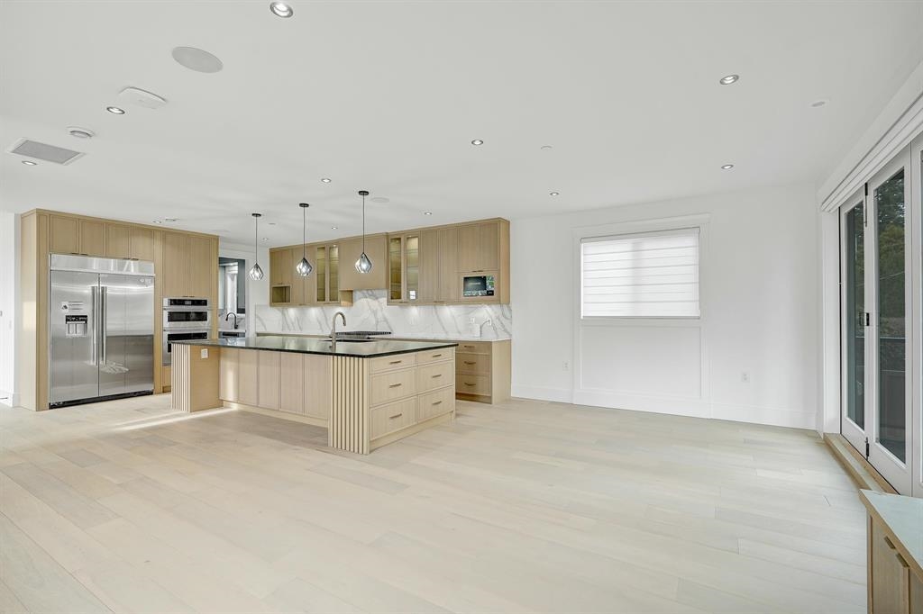 Primary Bedroom Photo of 13915 Blackburn Avenue, White Rock, BC