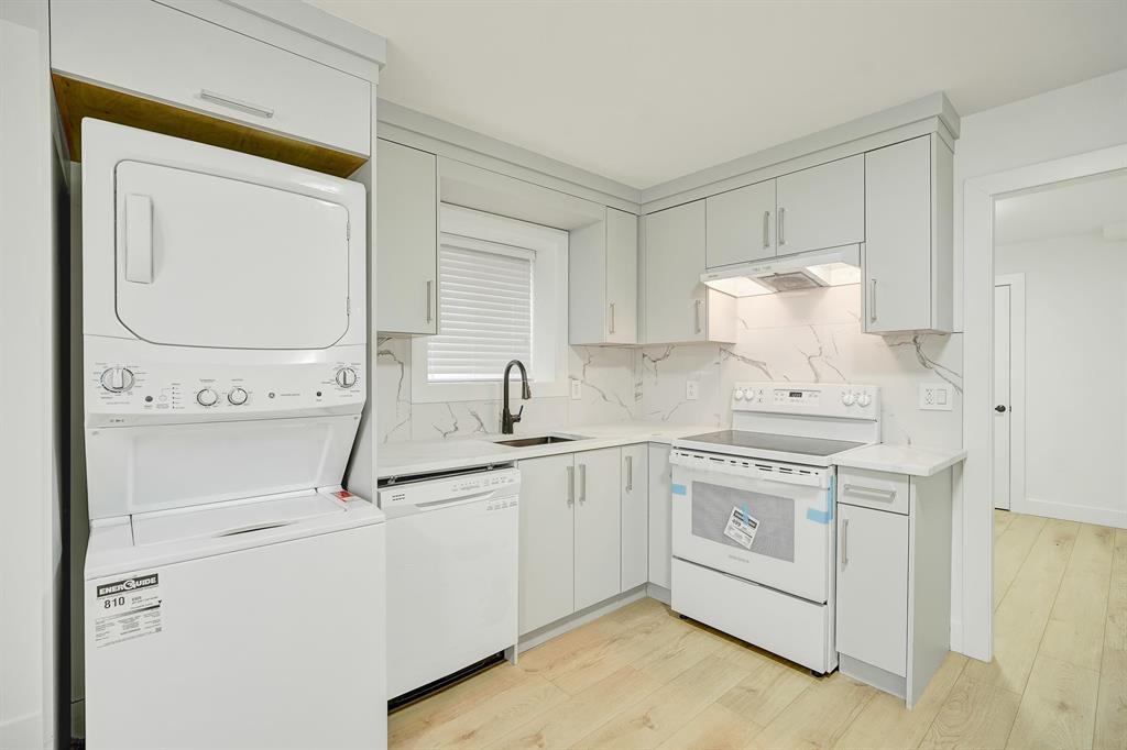 Staircase Photo of 13915 Blackburn Avenue, White Rock, BC