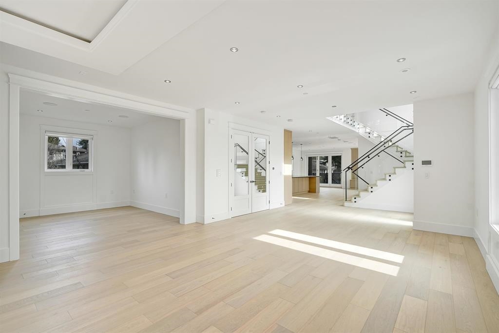 Walk-In Closet Photo of 13915 Blackburn Avenue, White Rock, BC