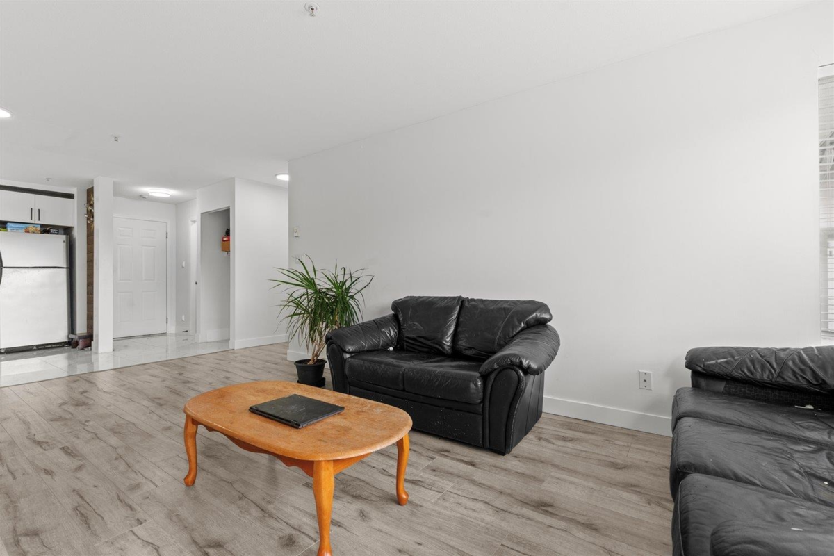 Breakfast Nook Photo of 406 33708 King Road, Abbotsford, BC