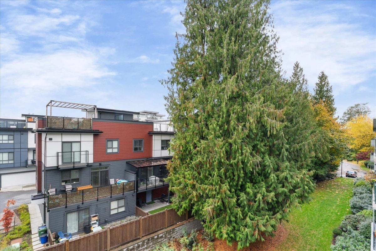Walk-In Closet Photo of 406 33708 King Road, Abbotsford, BC