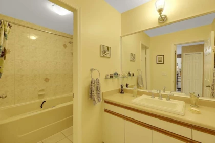 Entry Foyer Photo of 307 7500 Minoru Boulevard, Richmond, BC