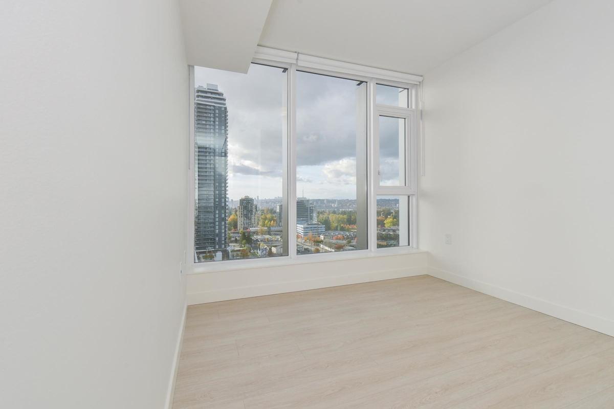 Walk-In Closet Photo of 1805 13675 107a Avenue, Surrey, BC