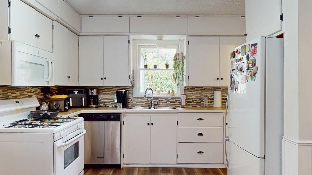 Backyard Photo of 6481 Reeves Road, Sechelt, BC