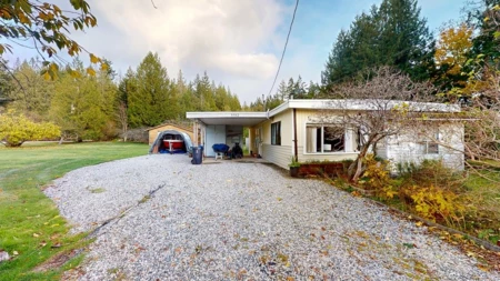 Garage Interior Photo of 6481 Reeves Road, Sechelt, BC