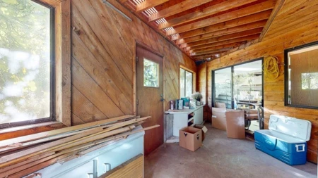 Hallway Photo of 6481 Reeves Road, Sechelt, BC