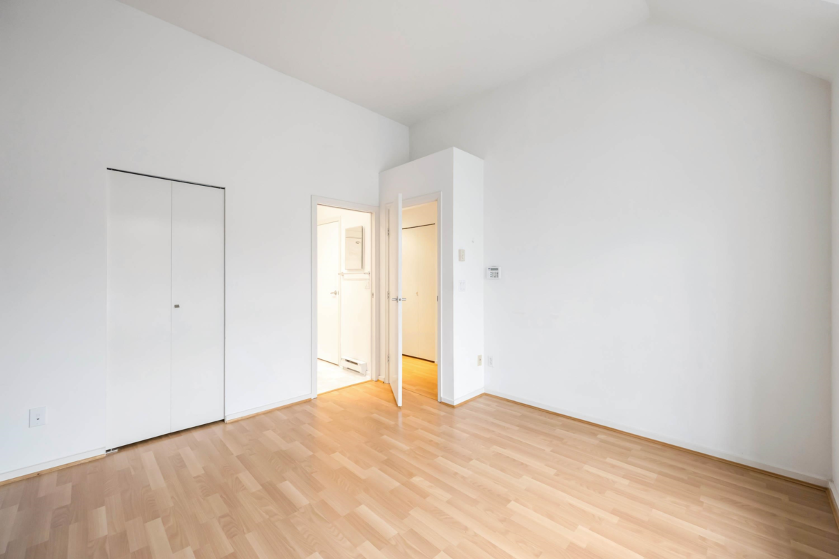 Entry Foyer Photo of 7431 Magnolia Terrace, Burnaby, BC