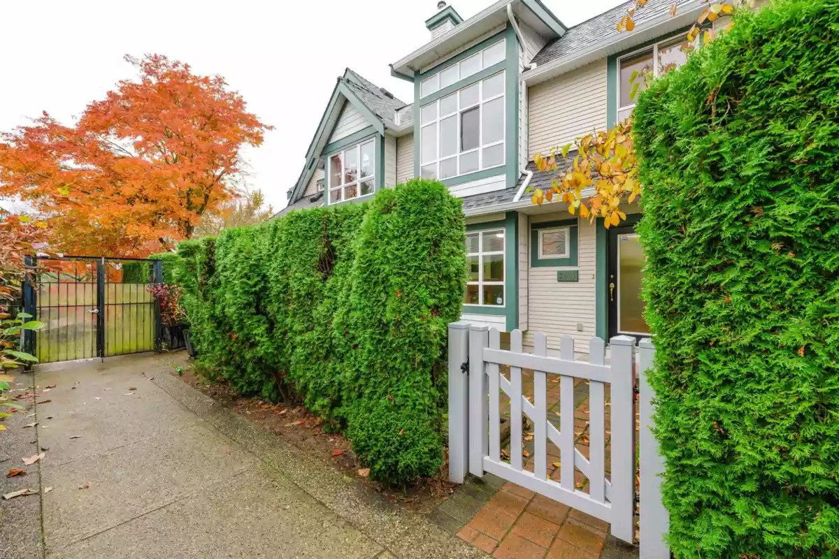 Exterior Front Photo of 7431 Magnolia Terrace, Burnaby, BC
