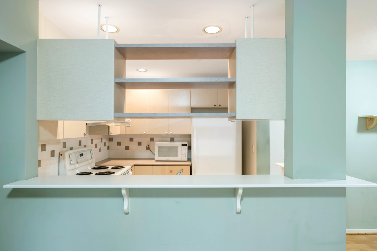 Guest Bathroom Photo of 7431 Magnolia Terrace, Burnaby, BC