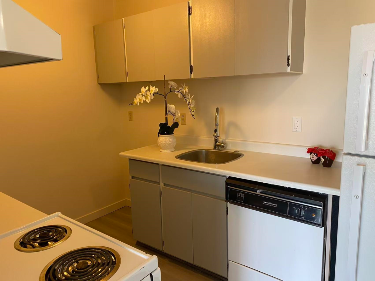 Kitchen Island Photo of 308 7280 Lindsay Road, Richmond, BC