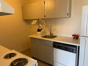 Kitchen Island Photo of 308 7280 Lindsay Road, Richmond, BC