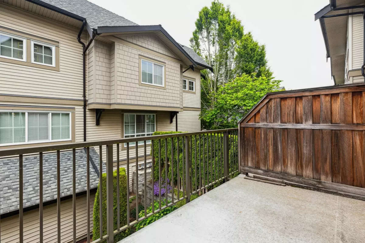 Kitchen Island Photo of 257 2501 161a Street, Surrey, BC
