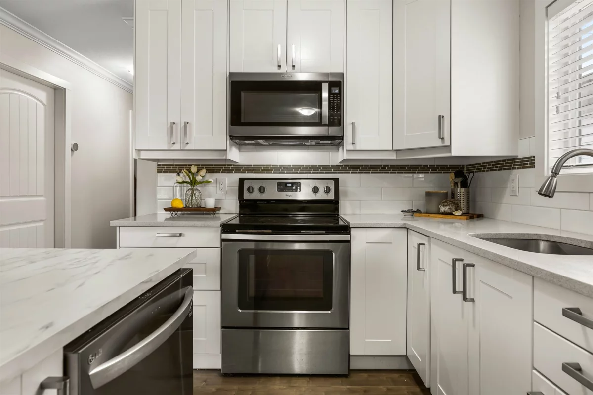 Guest Bathroom Photo of 2 5648 Vedder Road, Chilliwack, BC