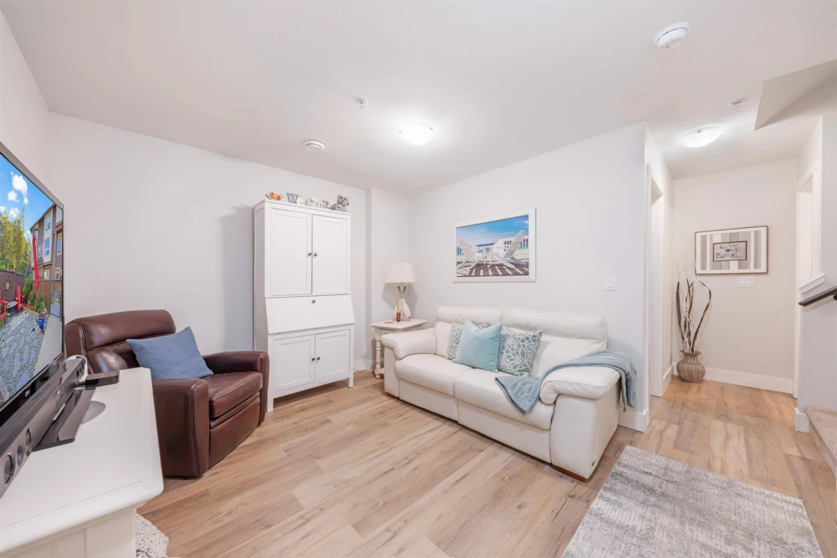 Hallway Photo of 27 10550 248 Street, Maple Ridge, BC