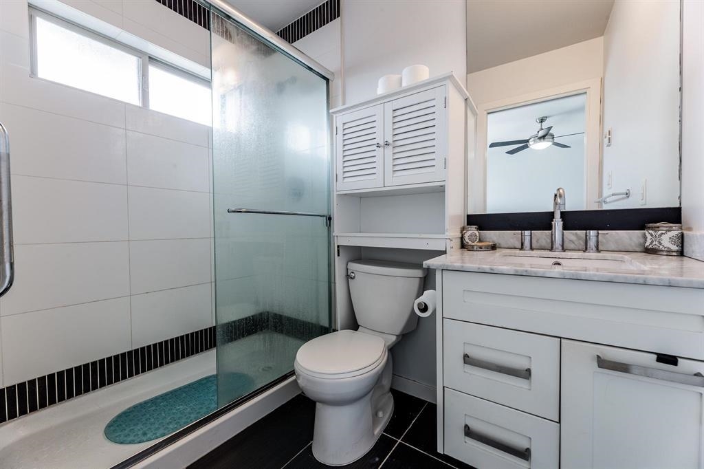 Entry Foyer Photo of 13 34248 King Road, Abbotsford, BC