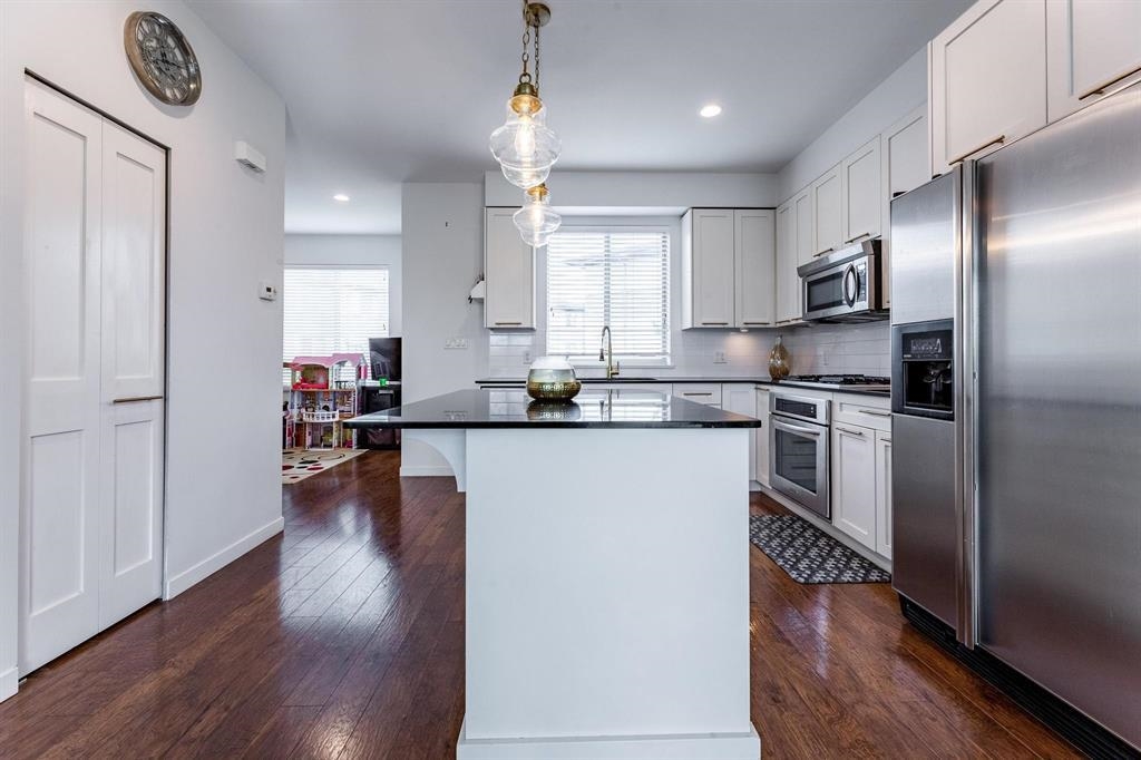 Guest Bathroom Photo of 13 34248 King Road, Abbotsford, BC