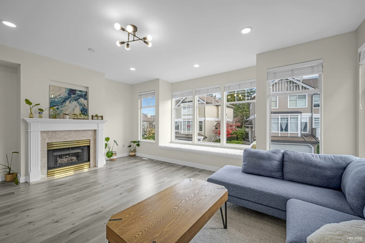 Breakfast Nook Photo of 19 5950 Oakdale Road, Burnaby, BC