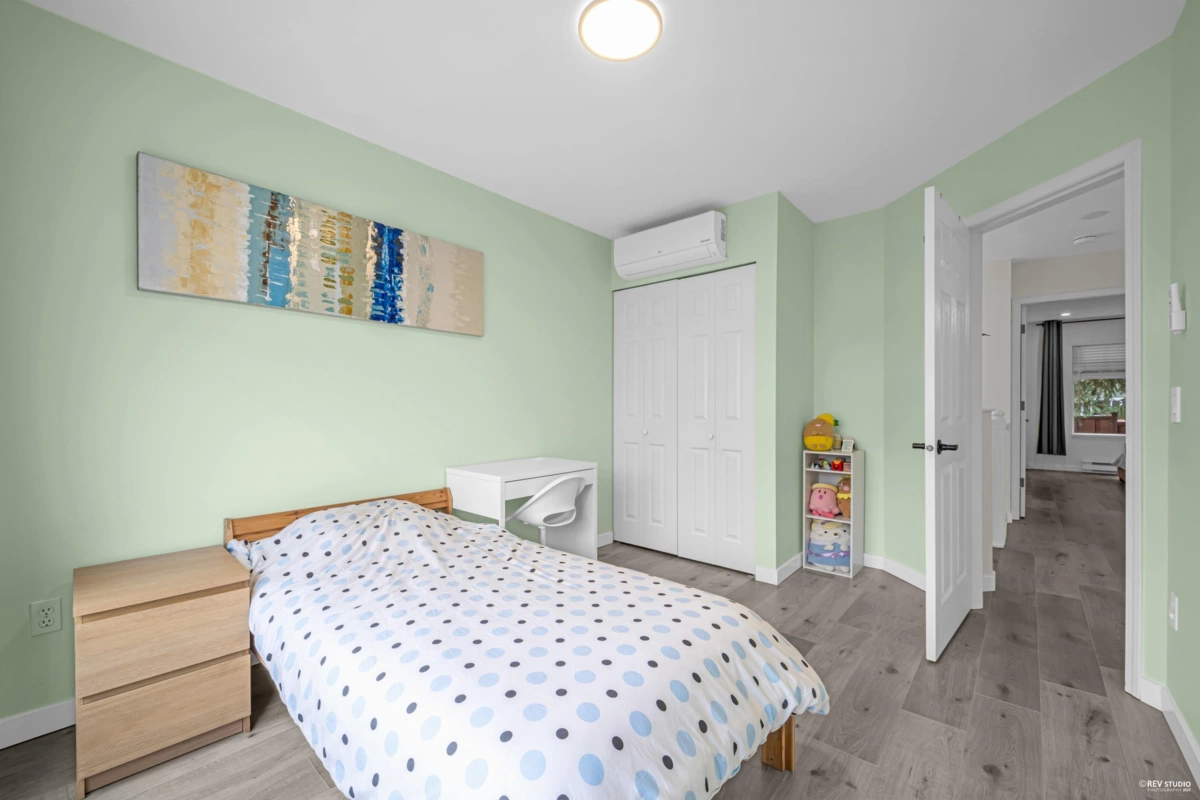 Hallway Photo of 19 5950 Oakdale Road, Burnaby, BC