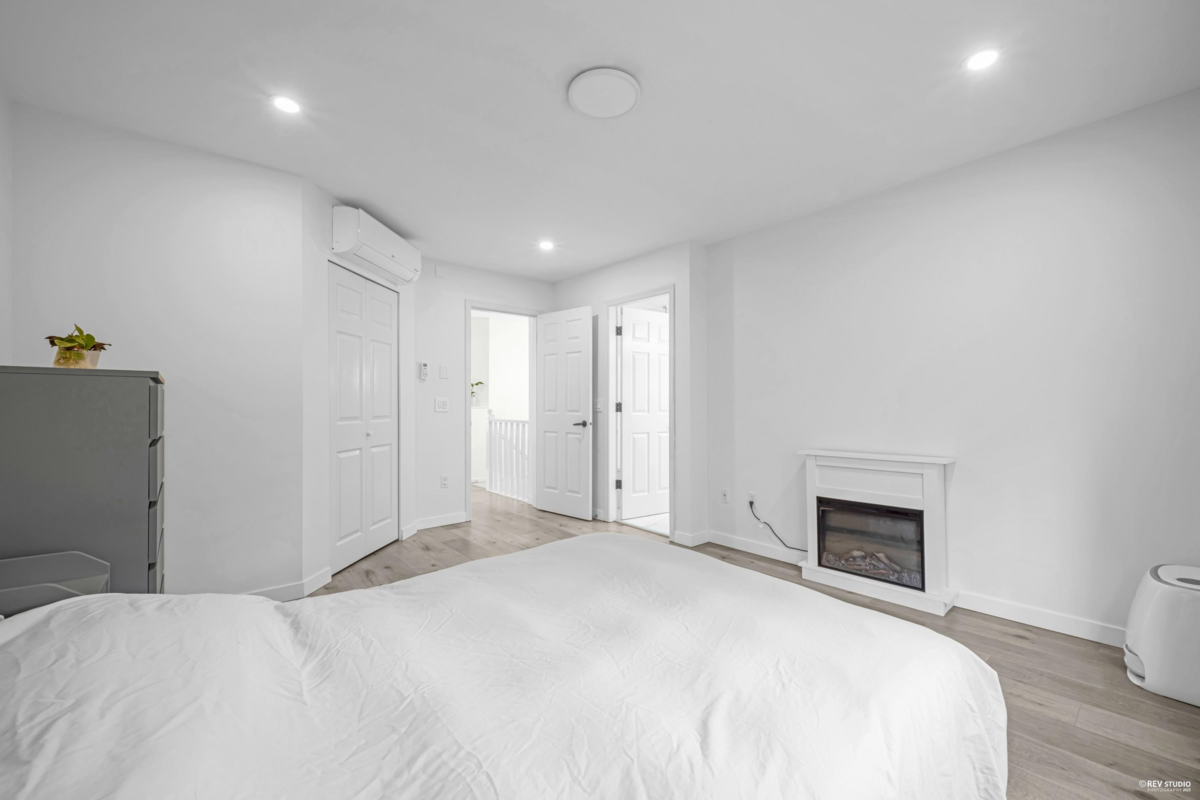 Mudroom Photo of 19 5950 Oakdale Road, Burnaby, BC