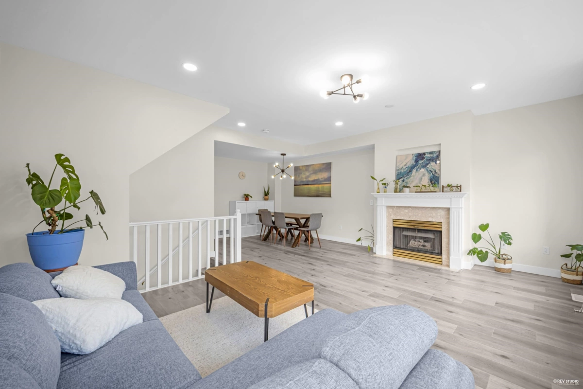Primary Bathroom Photo of 19 5950 Oakdale Road, Burnaby, BC