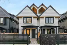 2 4889 Moss Street, Vancouver, BC