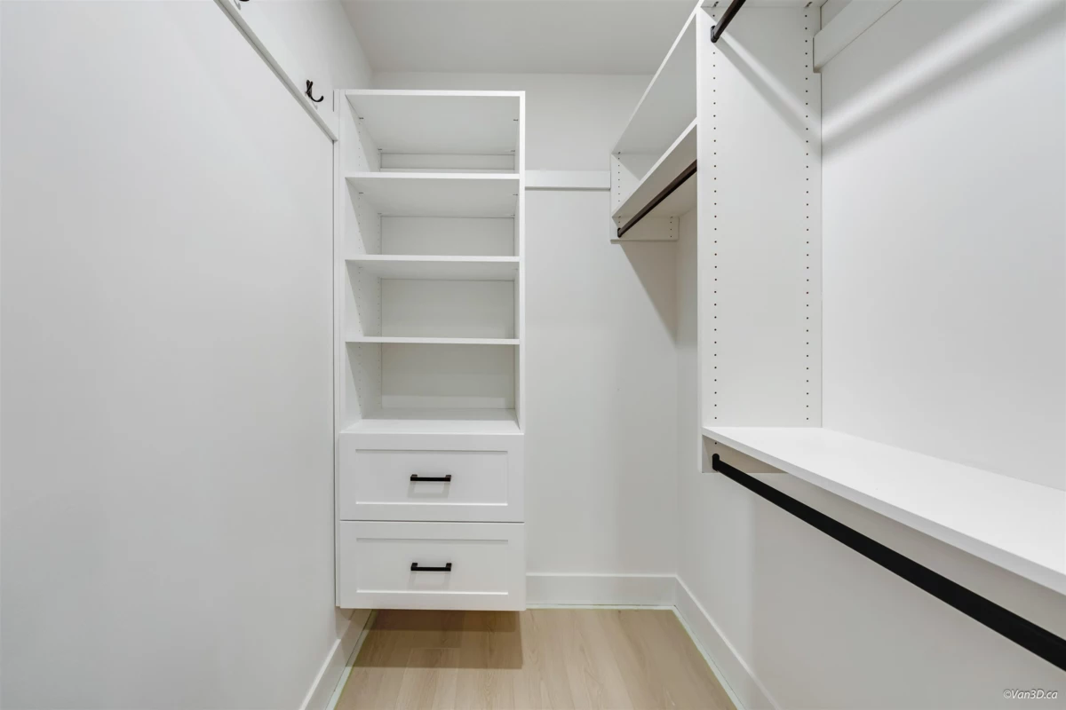 Entry Foyer Photo of 1 6730 Heather Street, Vancouver, BC